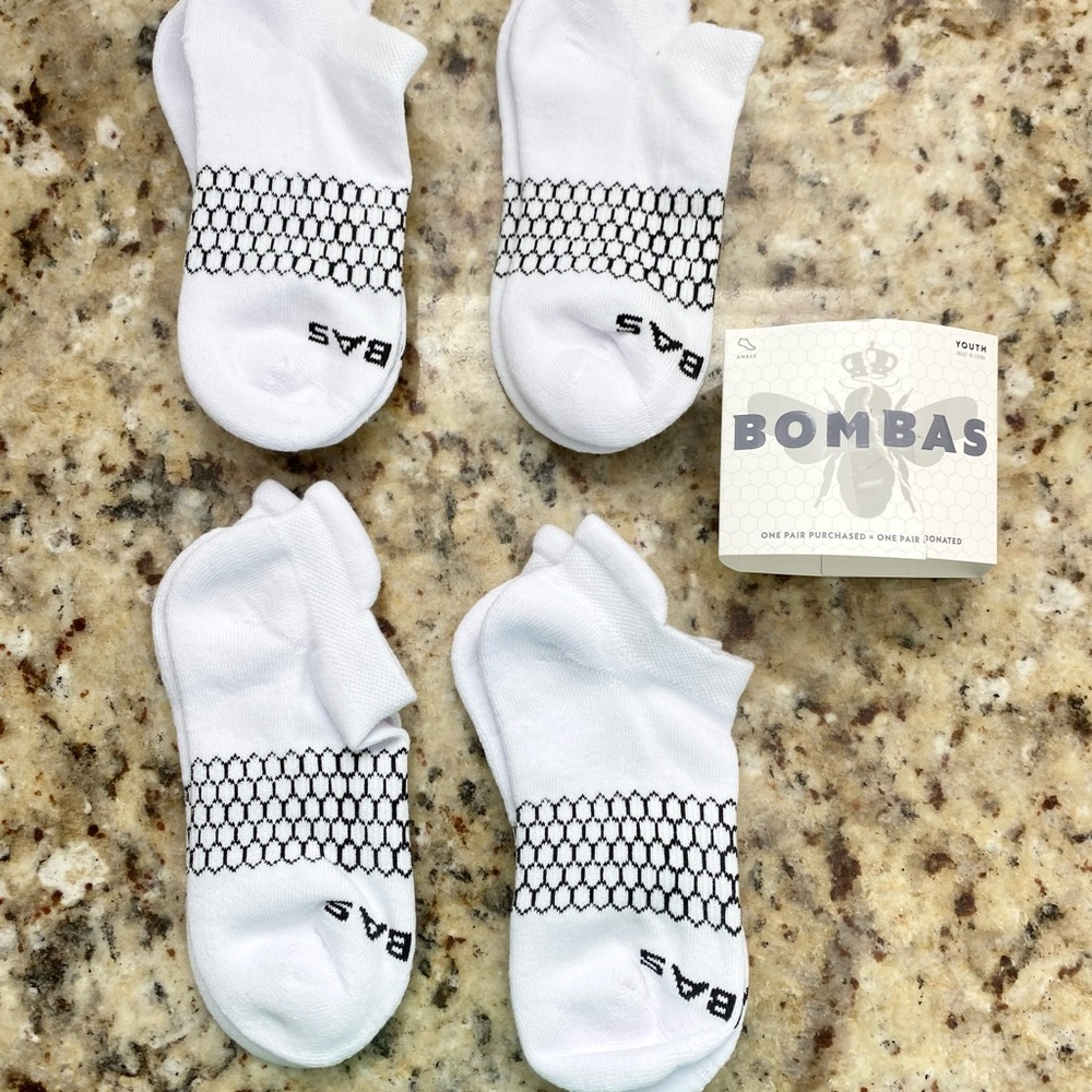 Youth Bombas ankle socks fits Sz 1-3 4-pack